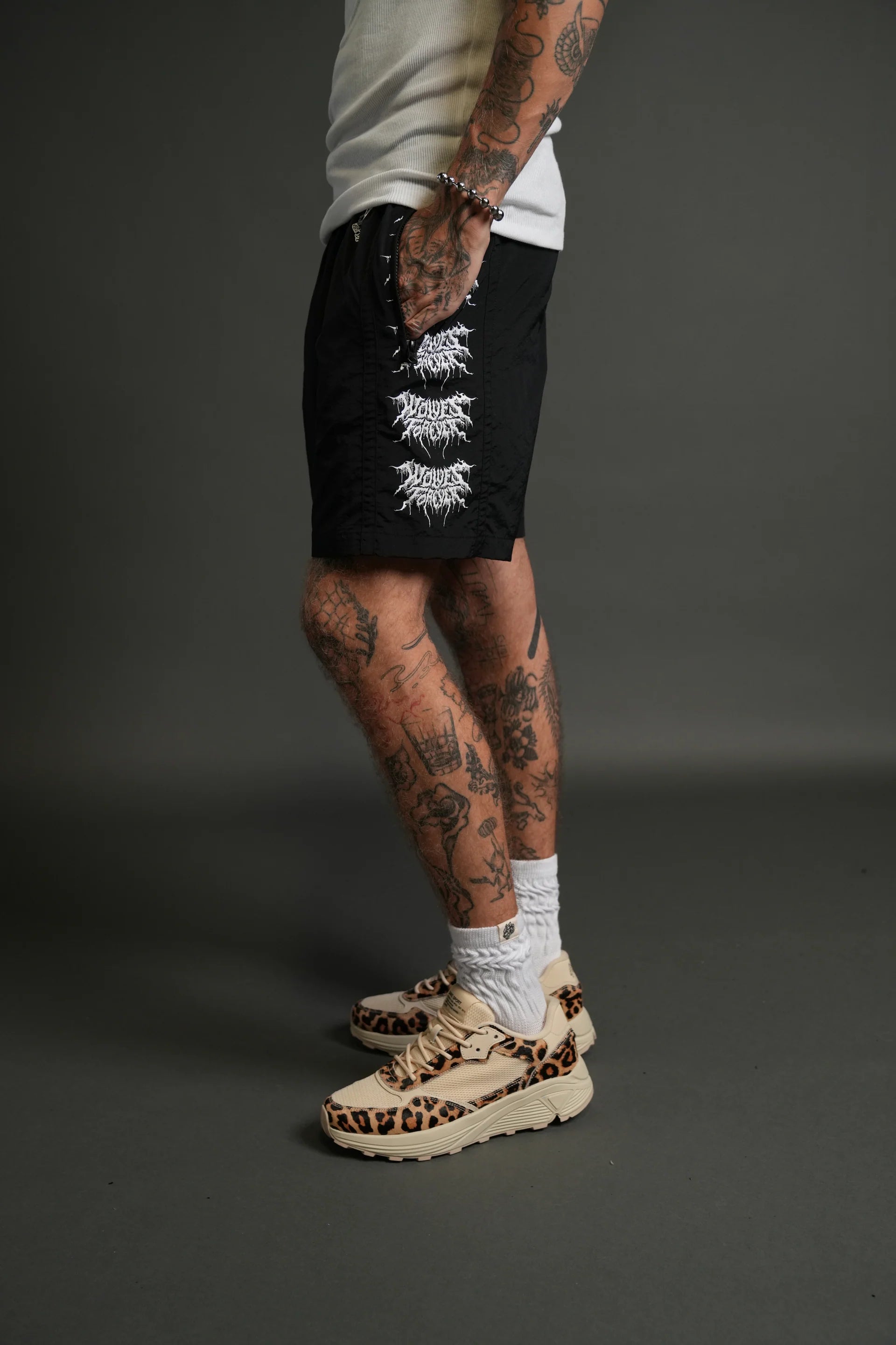 Drip Hesh Remind Track Shorts in Black/White